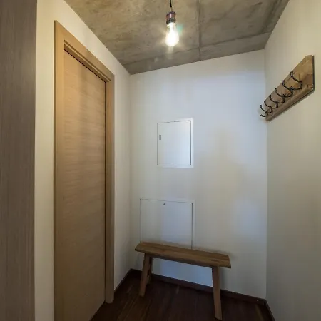 Apartment House Mojo *